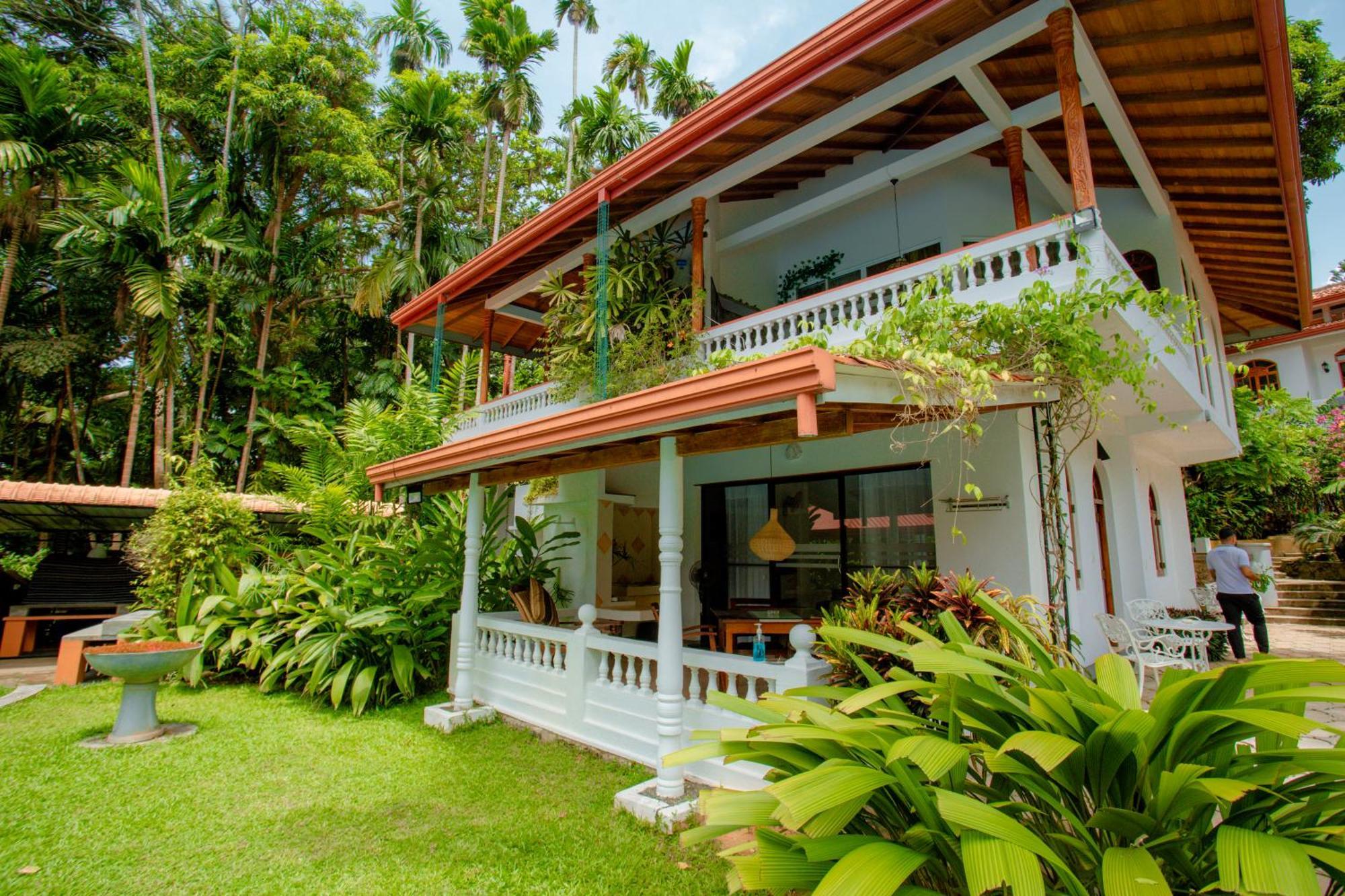 Ayubowan Swiss Lanka Bungalow Resort Бентота Екстер'єр фото