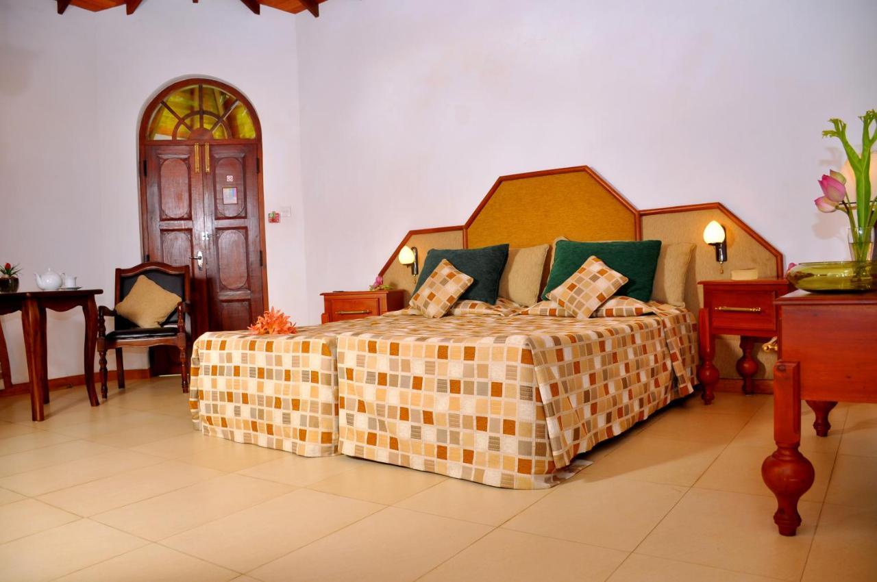 Ayubowan Swiss Lanka Bungalow Resort Бентота Екстер'єр фото
